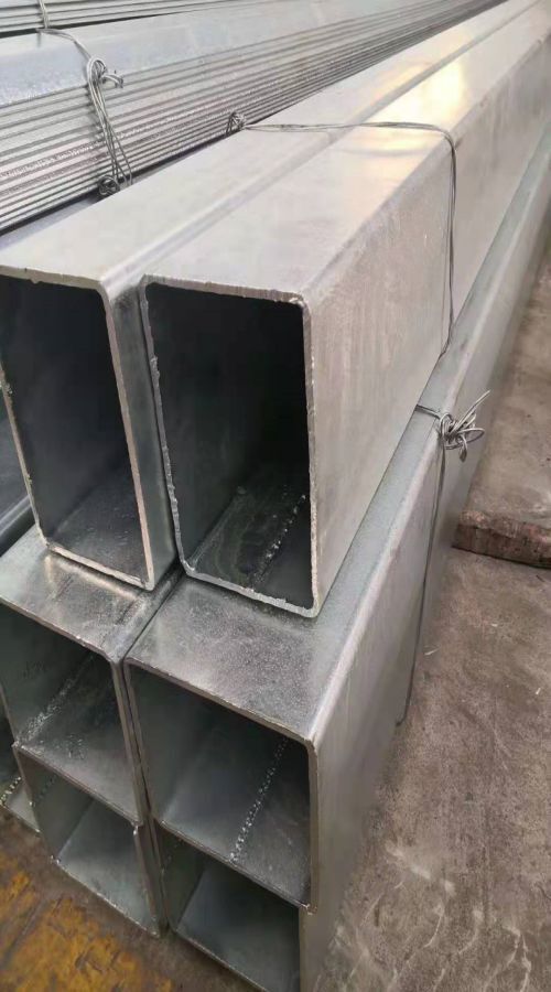 熱鍍鋅方管廠家選擇正規(guī)廠家購買？   