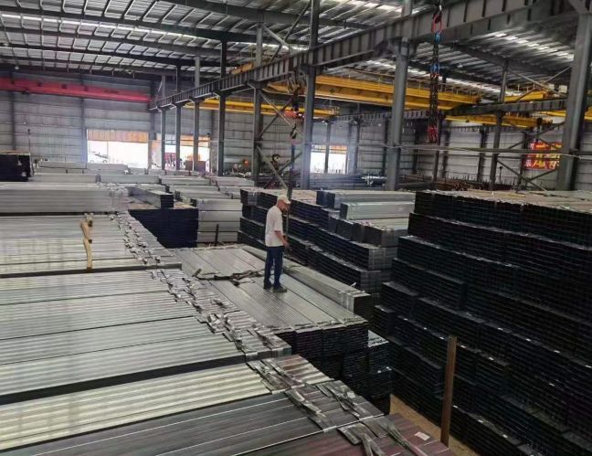 選鍍鋅方管規(guī)格重量參數(shù)要考慮什么？